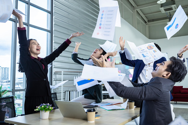 集團管控中的組織結構優化：原則、方法與實踐