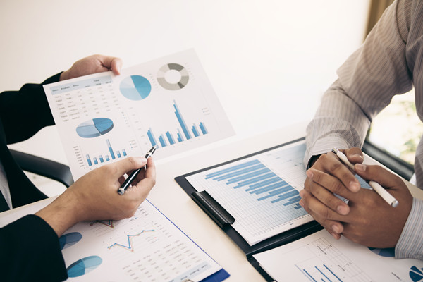 嚴格執(zhí)行經(jīng)營方案，優(yōu)化資源配置，保障企業(yè)高效運轉(zhuǎn)