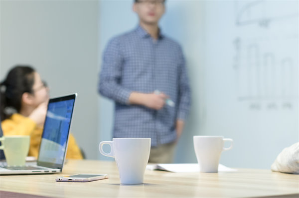 深化人力資源培訓，打造高素質專業化人才團隊