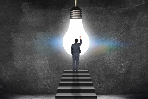 創新管理在推動企業持續發展中的角色與實踐？