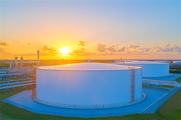 面對(duì)新興技術(shù)，企業(yè)戰(zhàn)略規(guī)劃如何把握機(jī)遇與應(yīng)對(duì)挑戰(zhàn)？