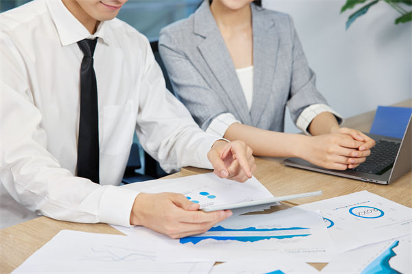 如何利用薪酬績效激勵，促進跨部門合作與協調？