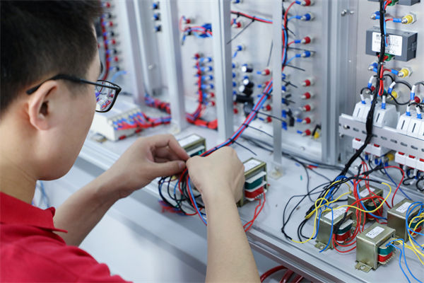 哪些行業人才火爆就業市場？人力資源管理有何啟發？