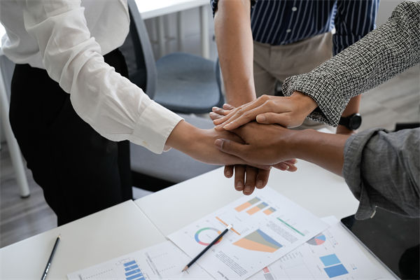 跨文化管理對企業全球化戰略實施的影響及應對策略？