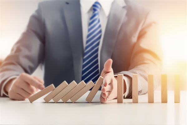 A股開盤大跌，近800股跌超9%，關聯企業如何調整戰略？