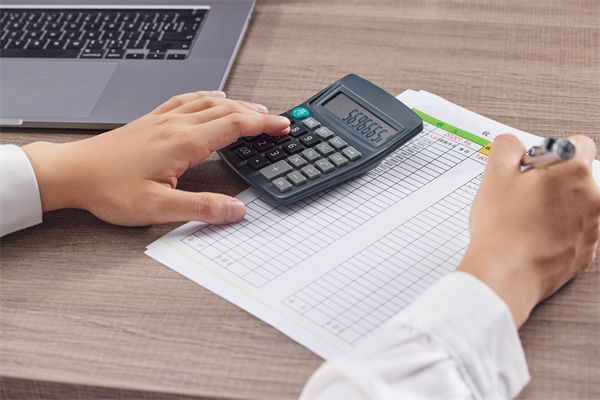 加班成風留不住人，企業關懷和工時安排是否合理？