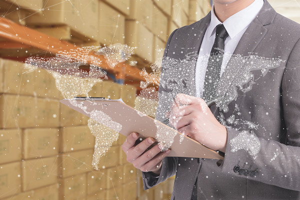 在全球化背景下，集成供應鏈面臨哪些挑戰與機遇？