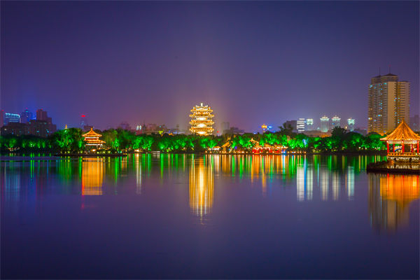 營(yíng)銷轉(zhuǎn)化率低迷？濟(jì)南營(yíng)銷咨詢公司如何精準(zhǔn)打通獲客變現(xiàn)鏈路？