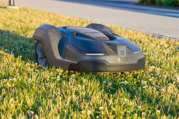 國產割草機器人走俏海外，企業數字化有何啟示？