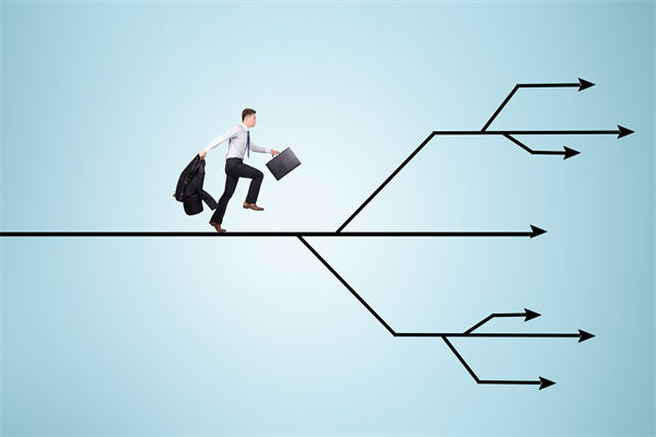 29歲女演員回應(yīng)在餐廳當(dāng)服務(wù)員，人力資源怎么看？